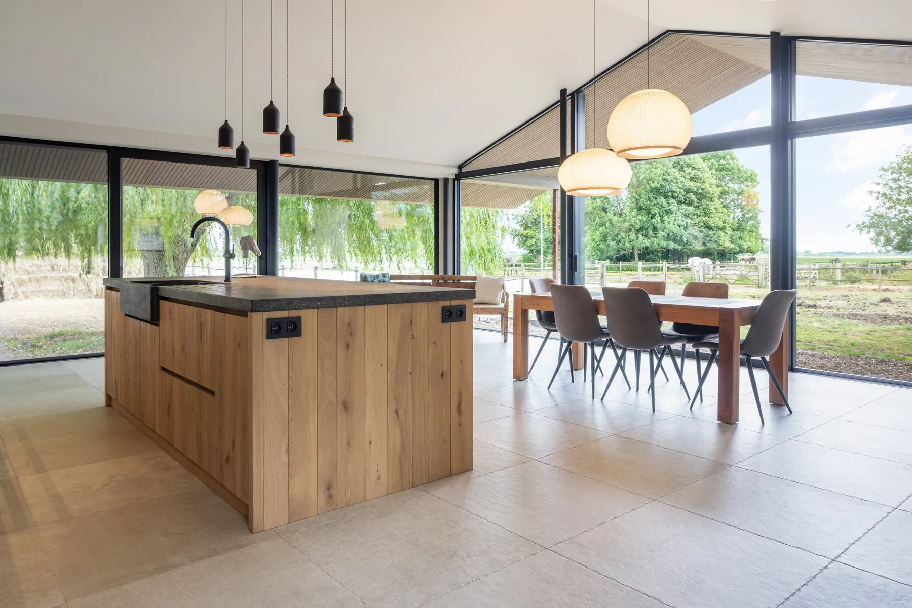 Renovation and extension of a house DC Fortem