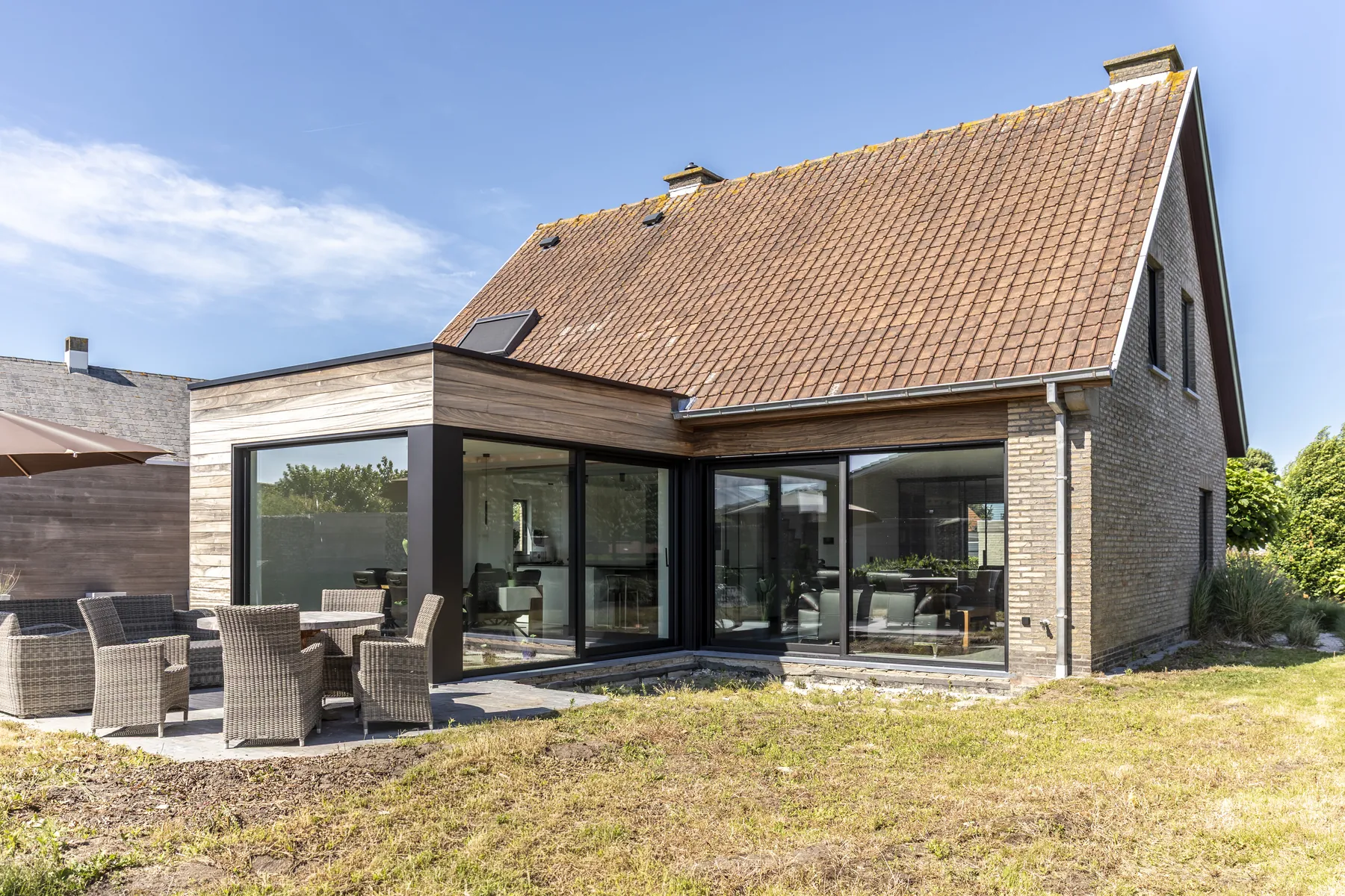 Renovation and extension of a house WD Middelkerke